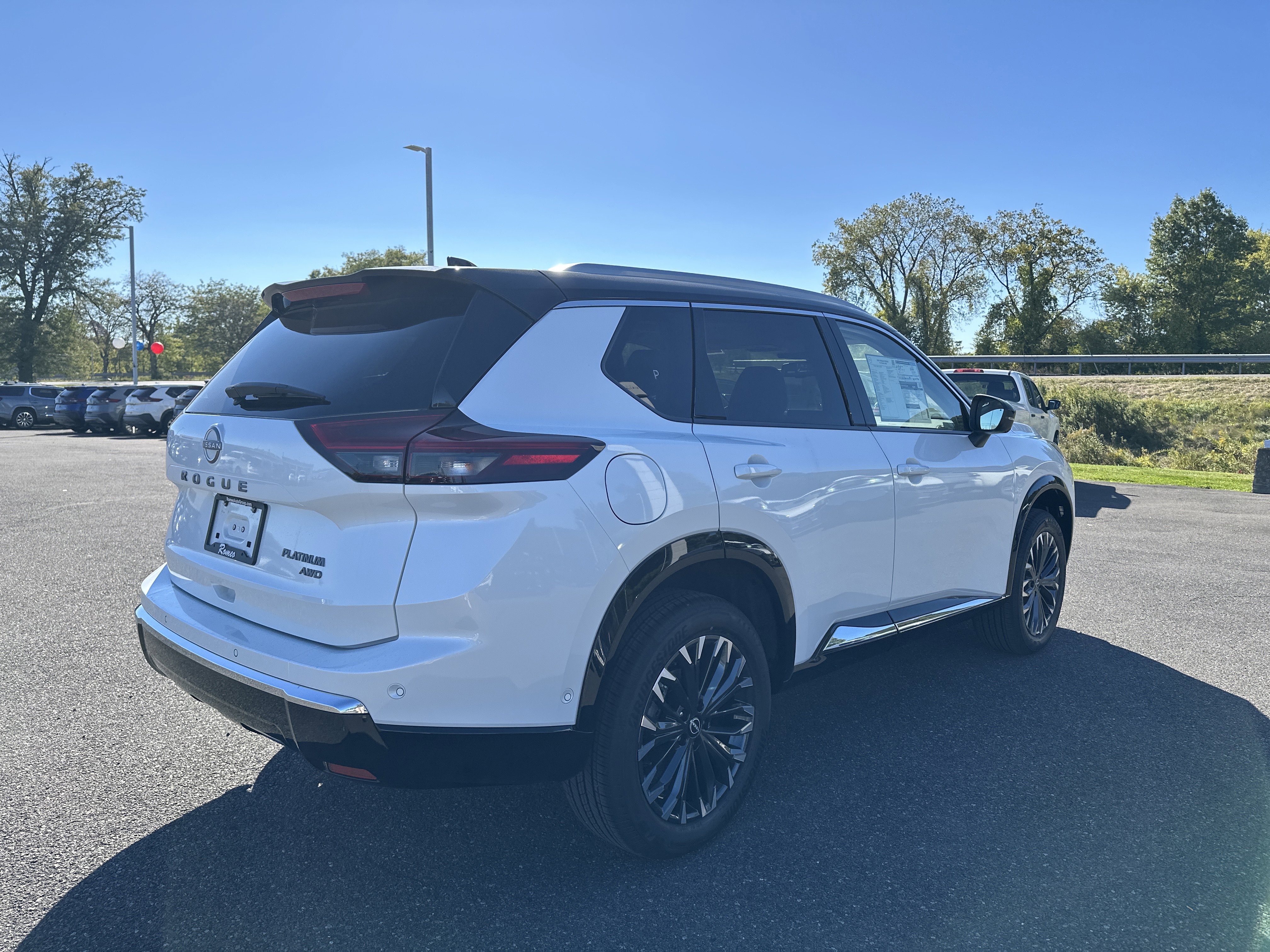 New 2026 Nissan Rogue Platinum image 5
