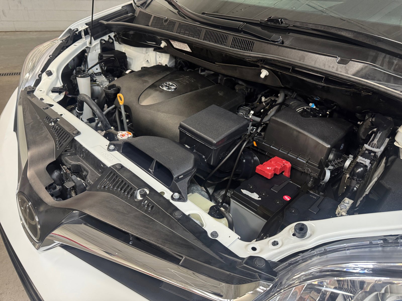 Certified 2019 Toyota Sienna LE w/ LE Preferred Package FWD image 22