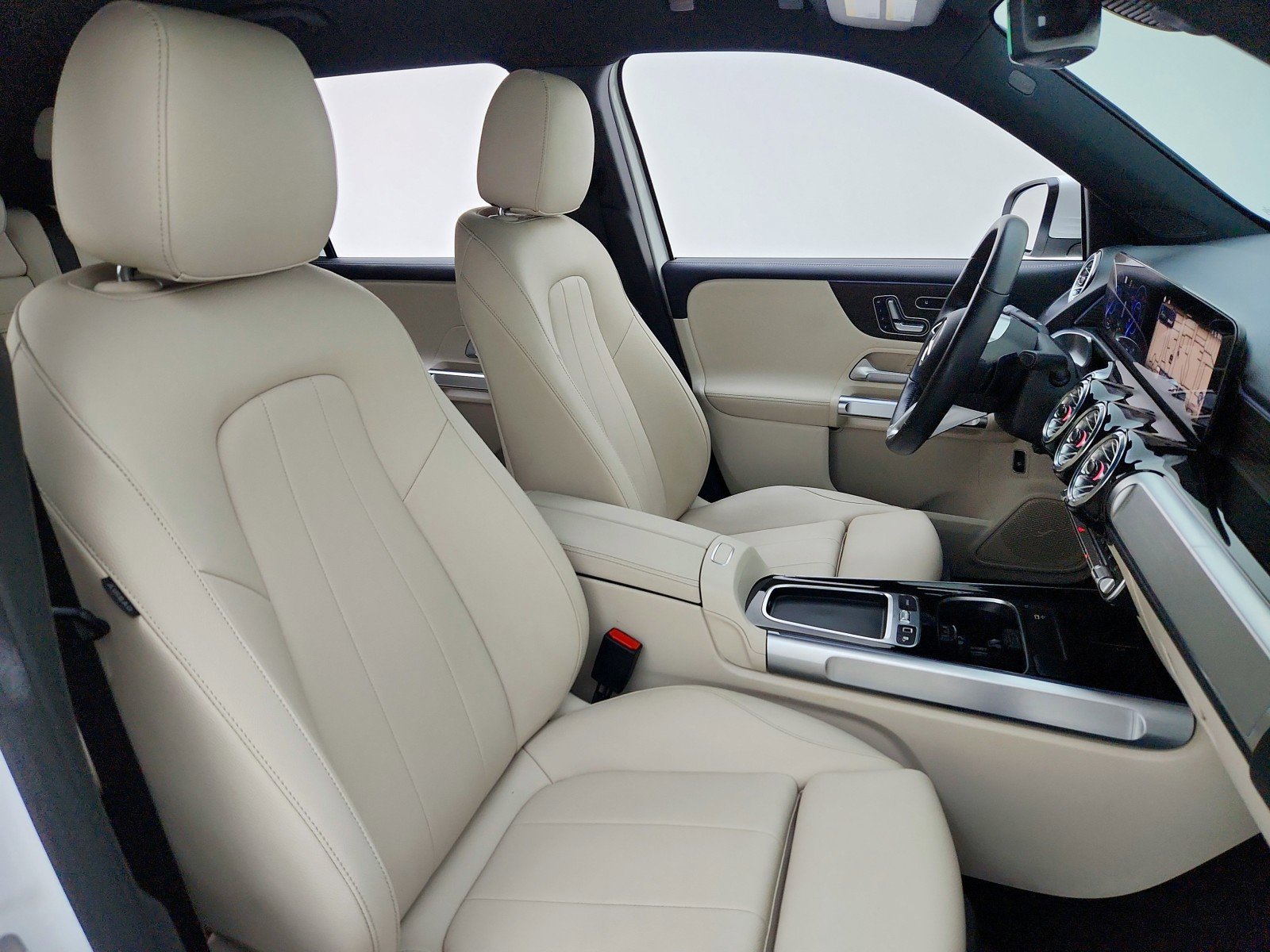 Certified 2025 Mercedes-Benz EQB 250+ w/ Driver Assistance Package image 29