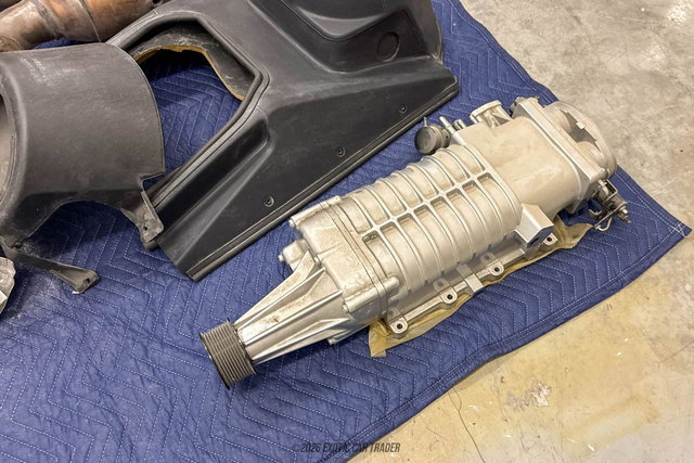 Used 2005 Ford GT RWD image 75