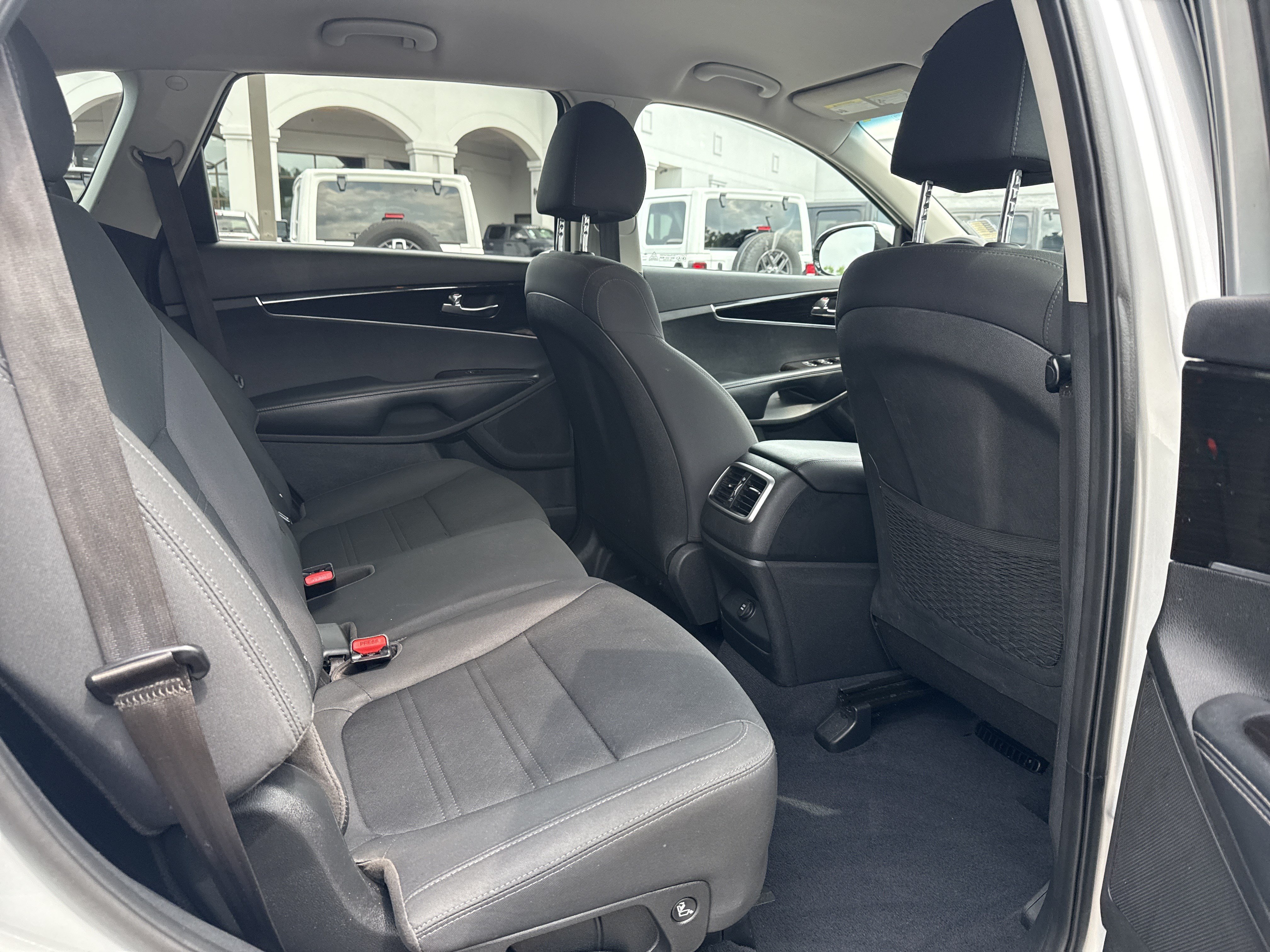 Used 2020 Kia Sorento L FWD image 15