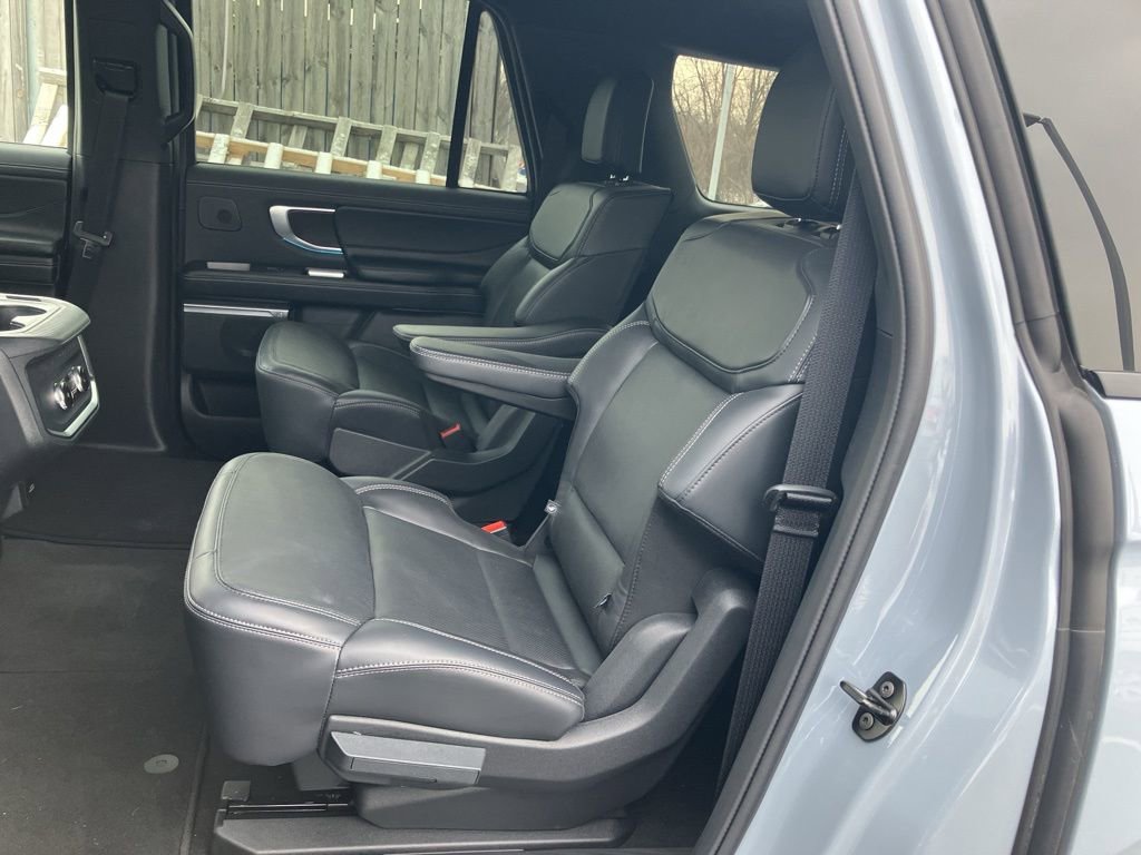 Used 2025 Ford Expedition Max Platinum w/ Stealth Performance Package image 38