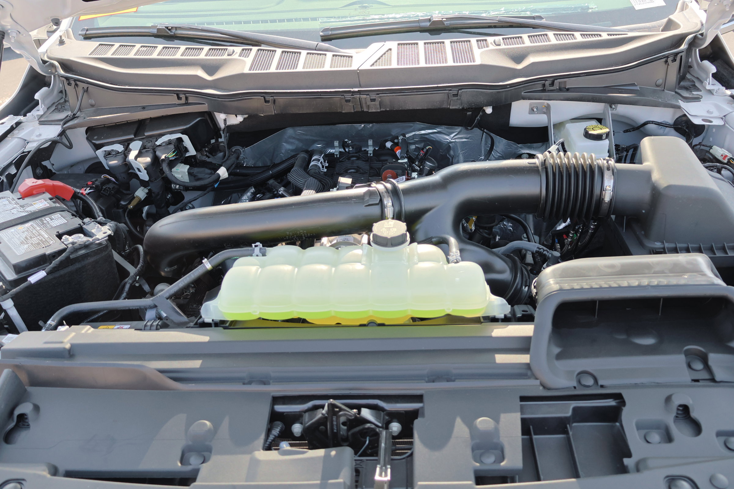 Certified 2025 Ford F150 Lariat w/ Equipment Group 501A Mid image 35