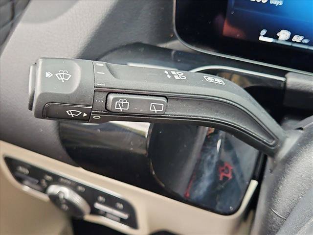 Used 2025 Mercedes-Benz GLA 250 4MATIC image 16