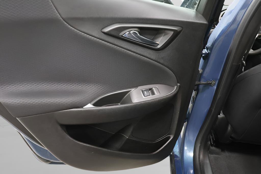 Used 2025 Chevrolet Malibu LT image 23