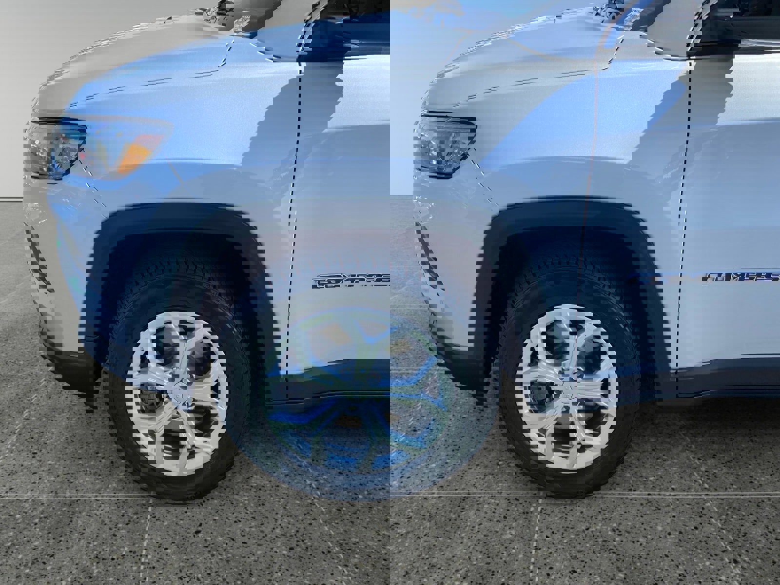 Used 2024 Jeep Compass Latitude AWD/4WD image 14