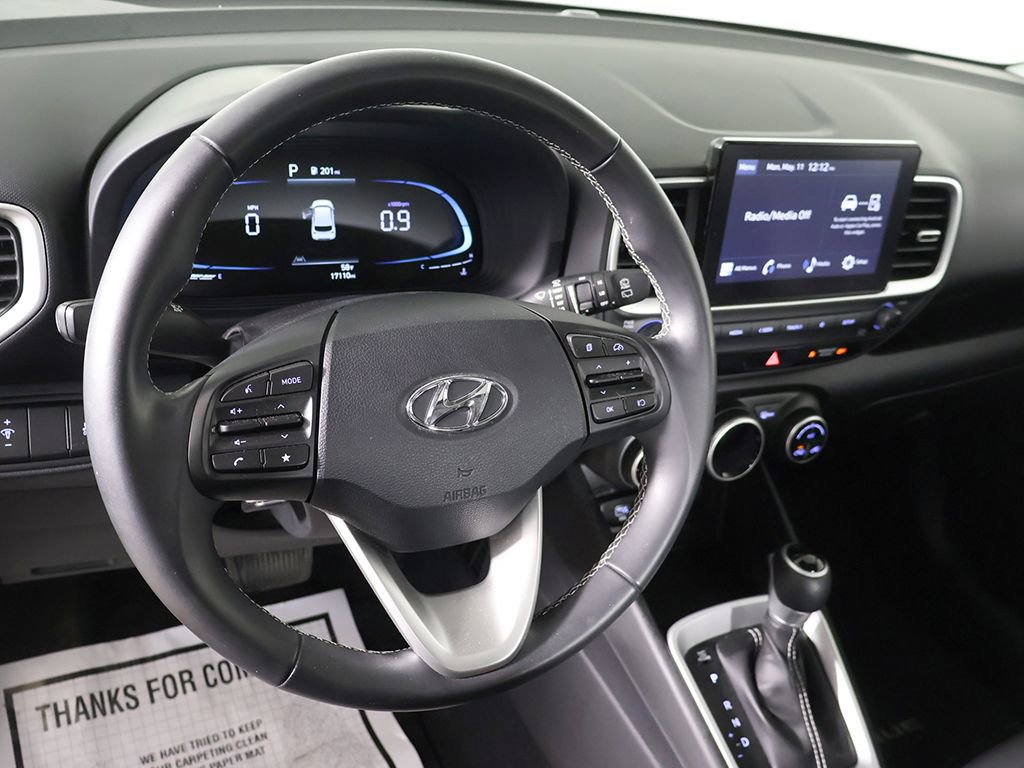 Certified 2024 Hyundai Venue SEL FWD image 25