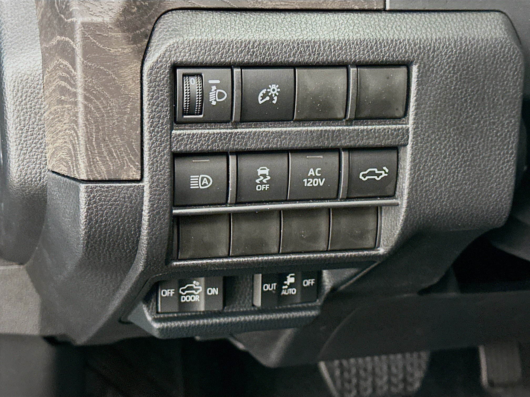 Used 2026 Toyota Tacoma Limited AWD/4WD image 17