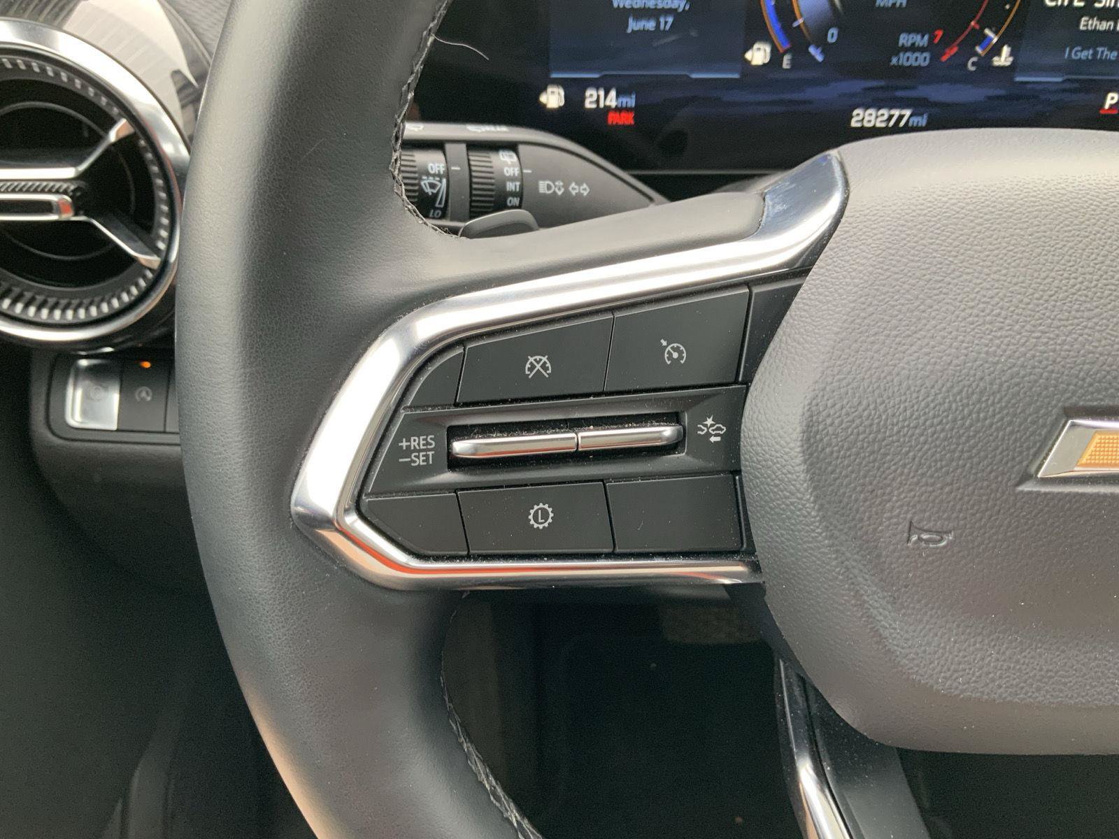 Used 2025 Chevrolet Equinox LT FWD image 28