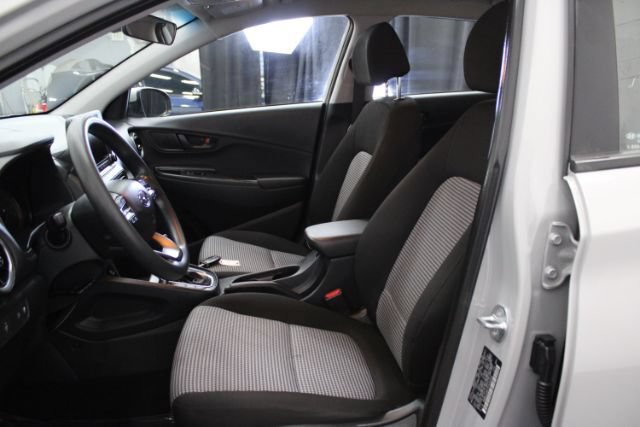 Used 2023 Hyundai Kona SE FWD image 12
