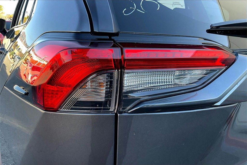 Used 2025 Toyota RAV4 XLE image 28