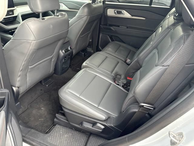 Used 2025 Ford Explorer Active w/ Active Comfort Package AWD/4WD image 9