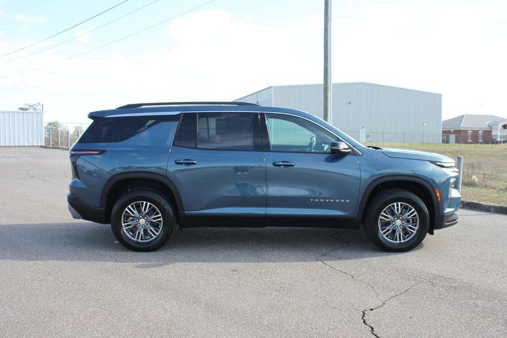 New 2026 Chevrolet Traverse LT w/ Enhanced Driving Package image 21