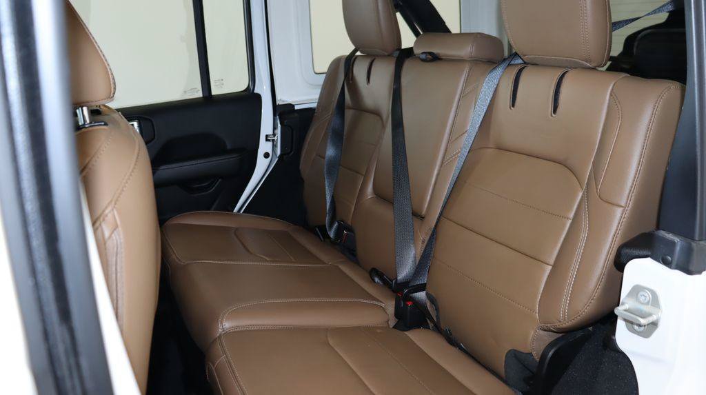 Used 2023 Jeep Wrangler Unlimited Sahara AWD/4WD image 25