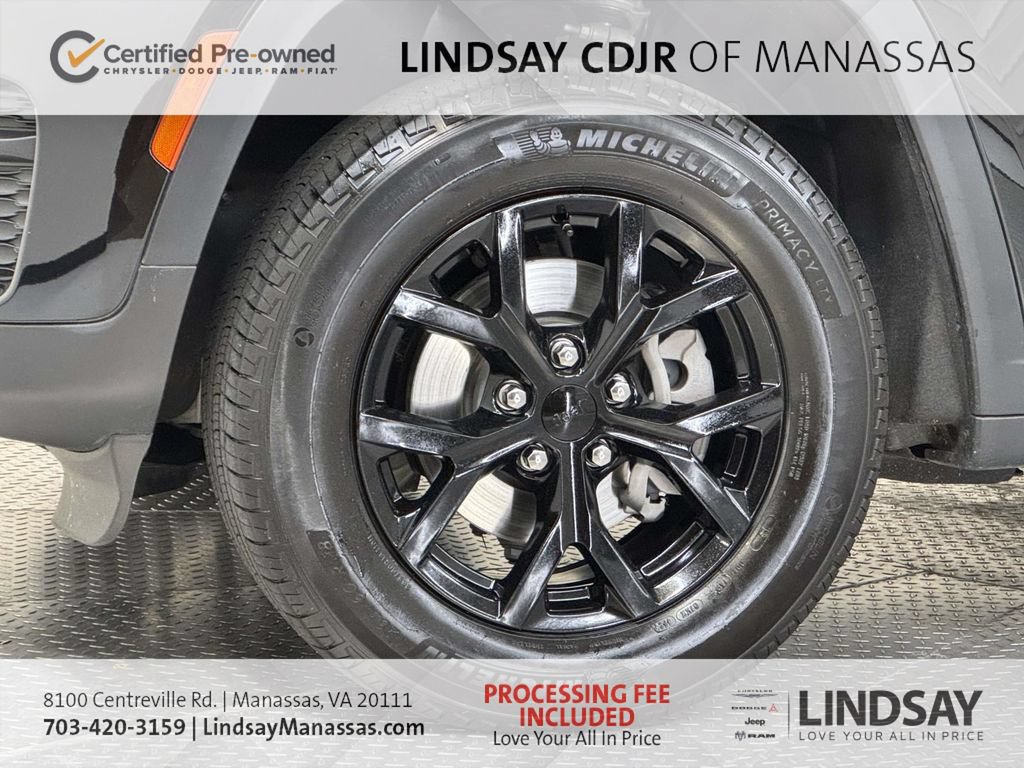 Certified 2025 Jeep Grand Cherokee Altitude AWD/4WD image 11
