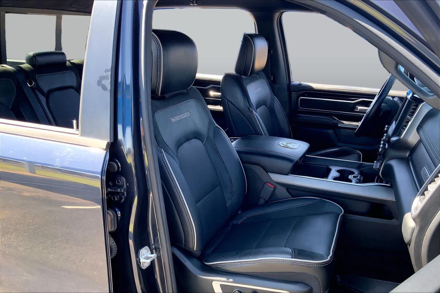 Used 2020 RAM 1500 Laramie w/ Sport Appearance Package AWD/4WD image 9