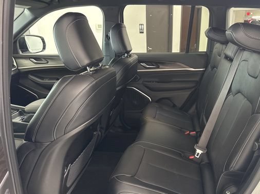 New 2026 Jeep Grand Cherokee Limited AWD/4WD image 17