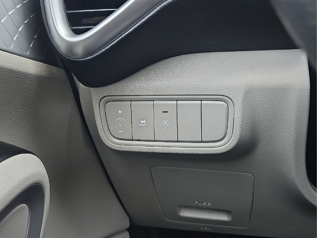 Used 2023 Kia Soul LX FWD image 18