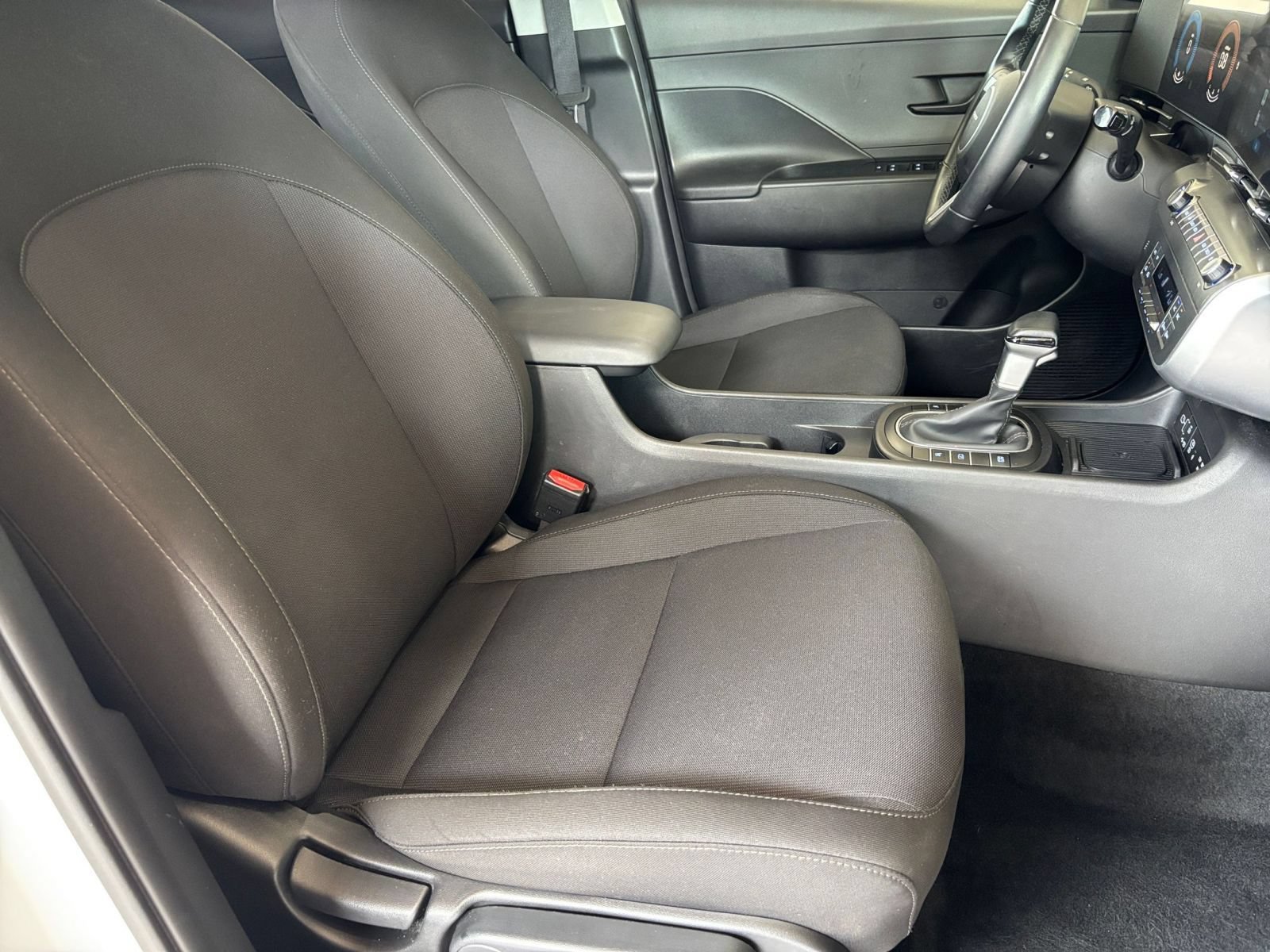 Used 2026 Hyundai Kona SEL Sport FWD image 30