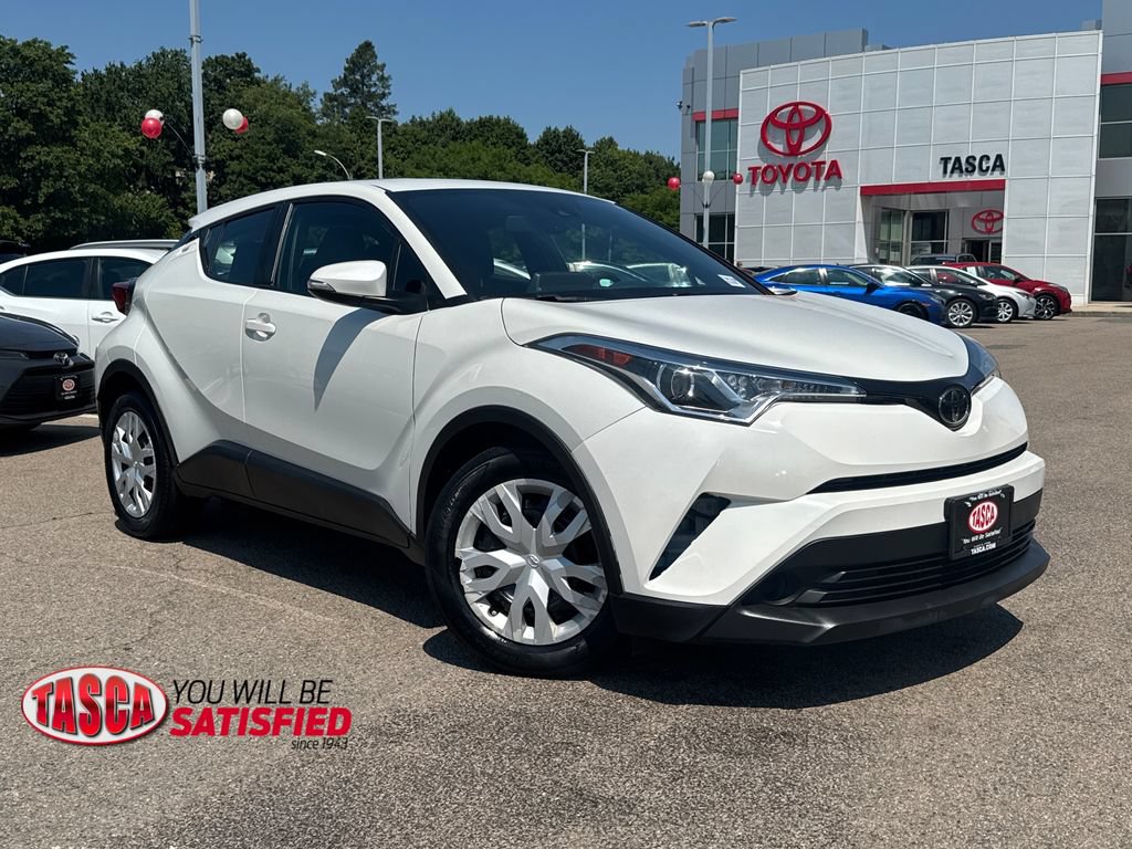 Used 2019 Toyota C-HR LE FWD image 1