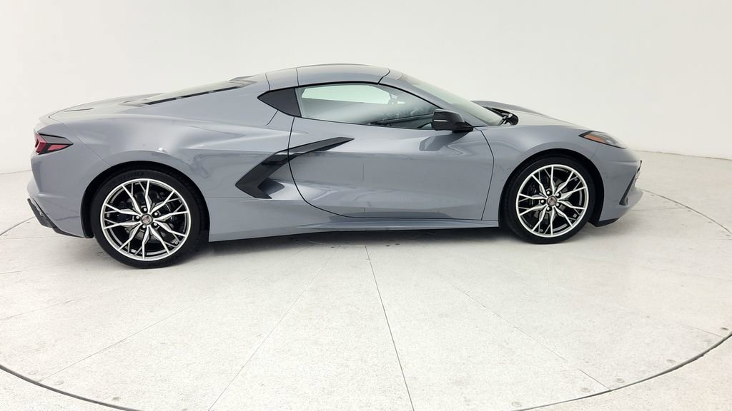 Used 2025 Chevrolet Corvette Stingray Preferred Cpe w/ Stealth Interior Trim Package image 9