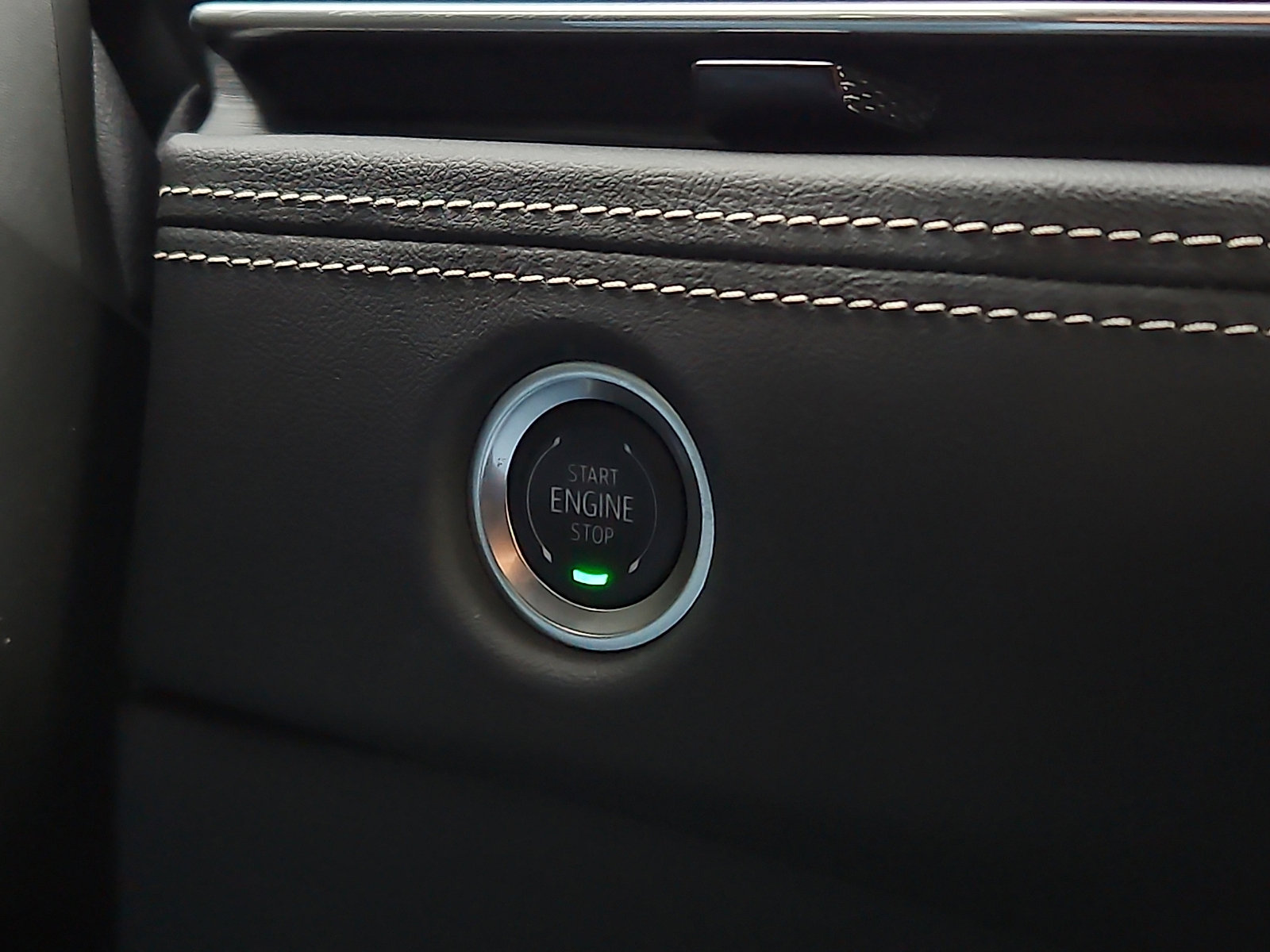 Certified 2025 Cadillac Escalade Luxury image 23