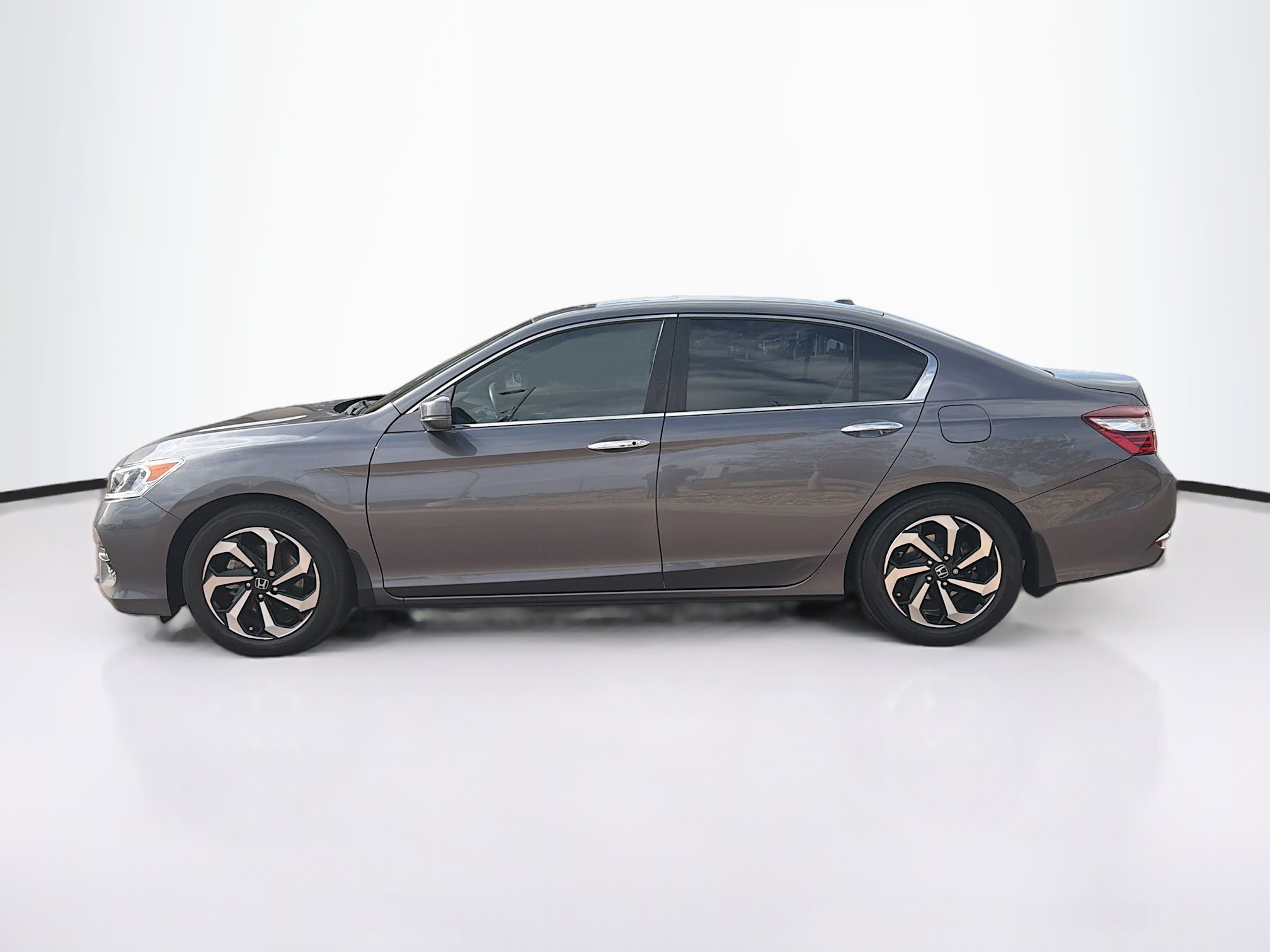 Used 2017 Honda Accord EX-L image 5