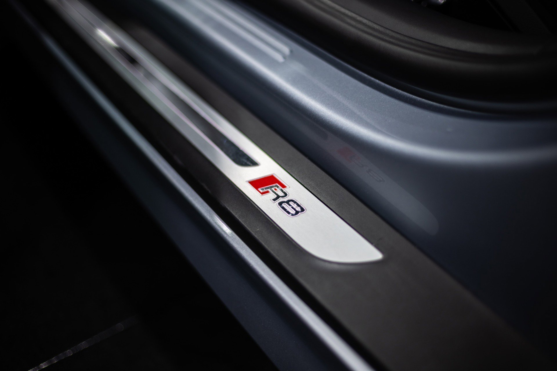 Used 2017 Audi R8 V10 w/ Carbon Exterior Package image 38