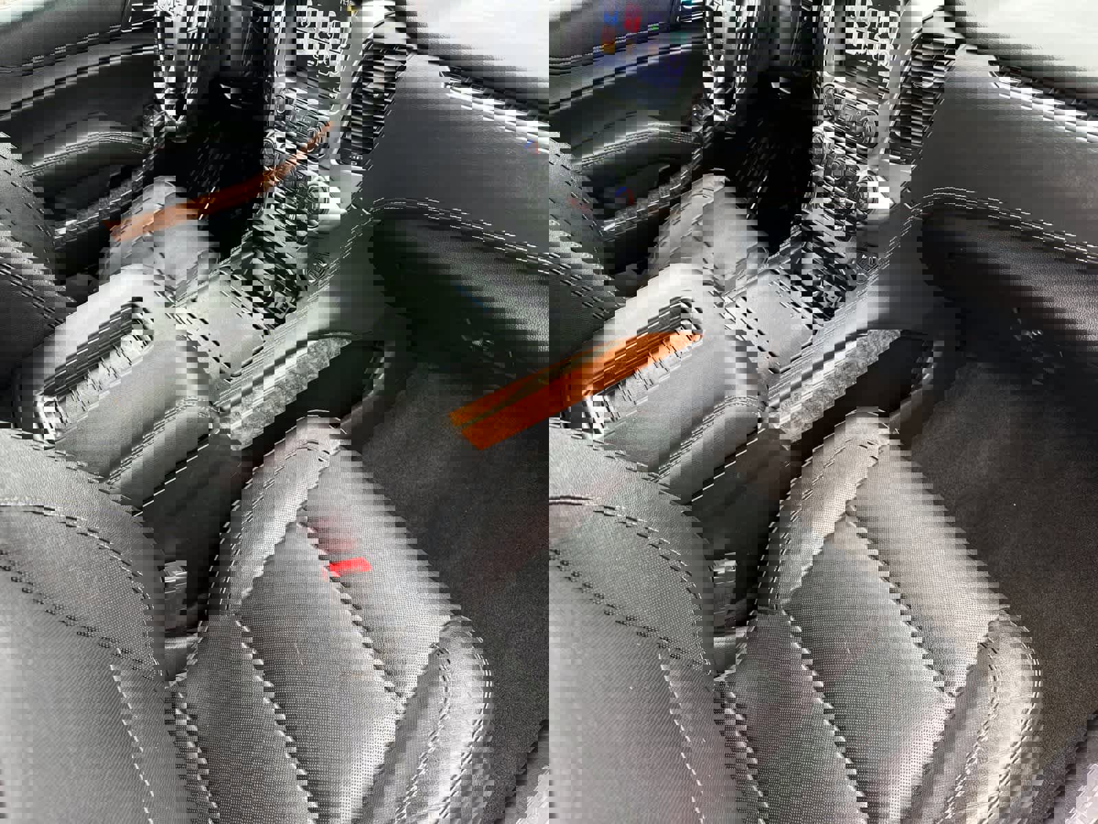 Used 2018 Chevrolet Suburban Premier image 17