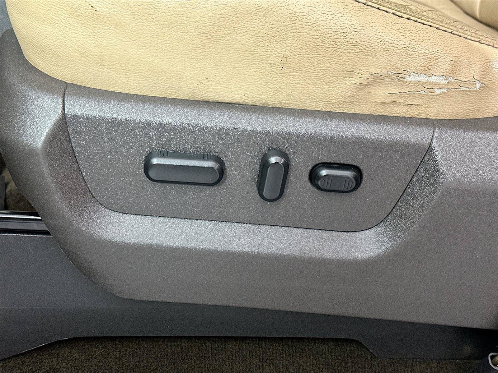 Used 2016 Ford F250 Lariat w/ Lariat Ultimate Package AWD/4WD image 23