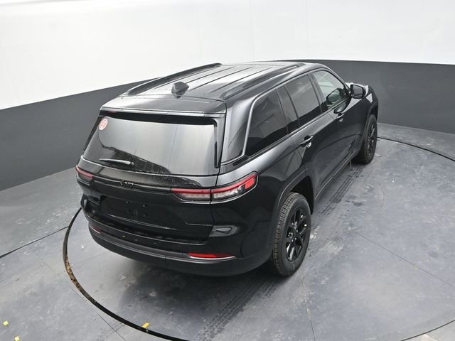 New 2026 Jeep Grand Cherokee Altitude image 18
