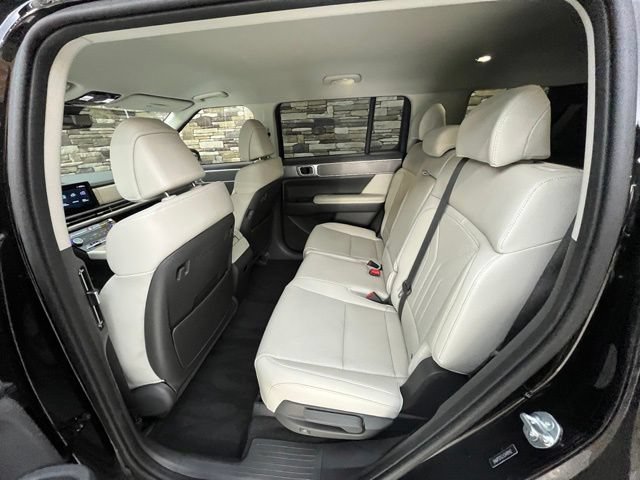 Used 2025 Hyundai Santa Fe SEL AWD/4WD image 35
