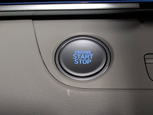 Certified 2025 Hyundai Elantra Limited image 27