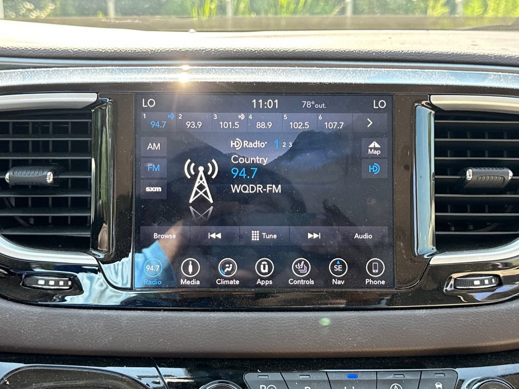 Used 2019 Chrysler Pacifica Touring-L w/ Advanced Safetytec Group FWD image 25