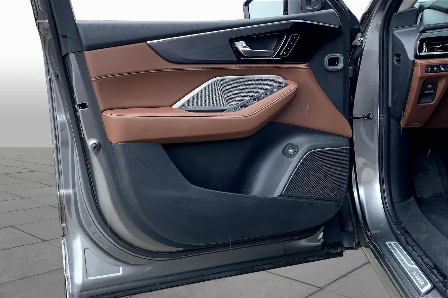 Certified 2023 Acura MDX SH-AWD w/ Advance Package image 21