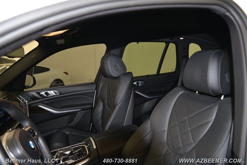 Used 2025 BMW X5 xDrive40i w/ M Sport Package AWD/4WD image 14