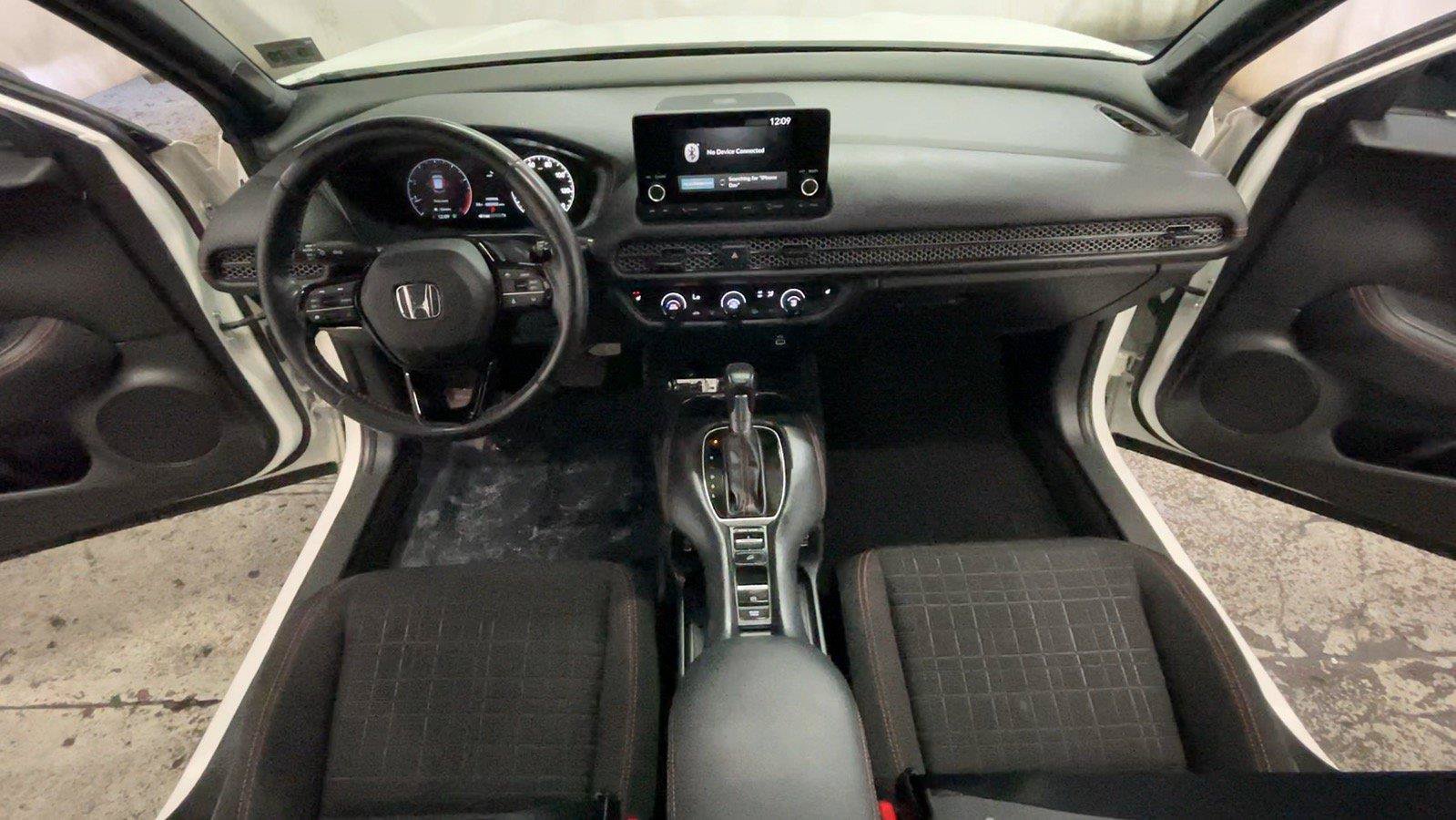 Certified 2025 Honda HR-V Sport image 27