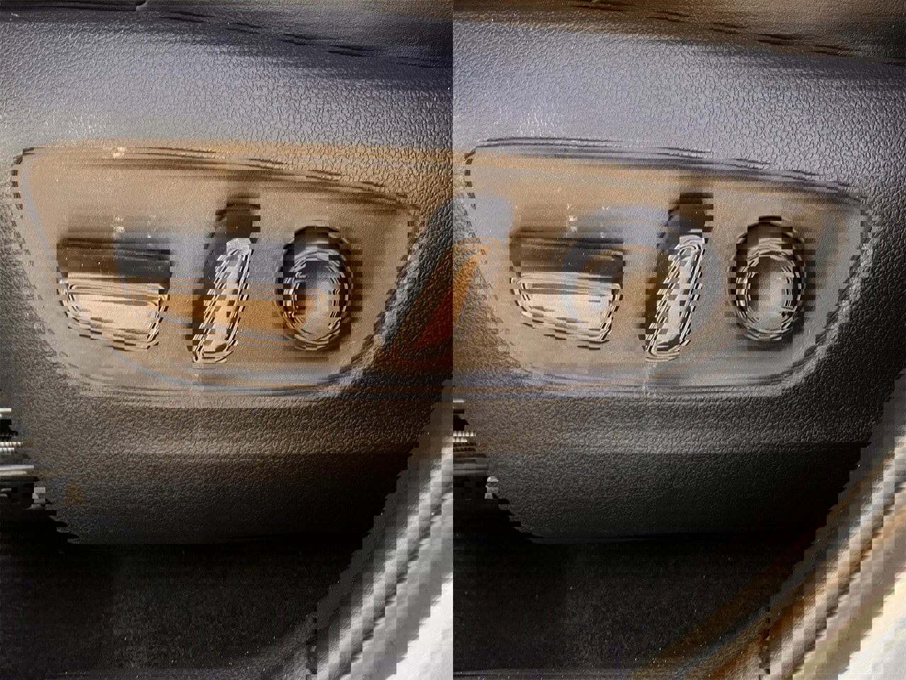 Used 2019 Toyota RAV4 XSE image 25