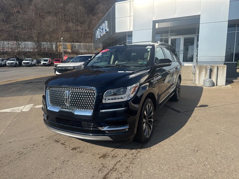 Used 2021 Lincoln Navigator Reserve w/ Luxury Package image 3