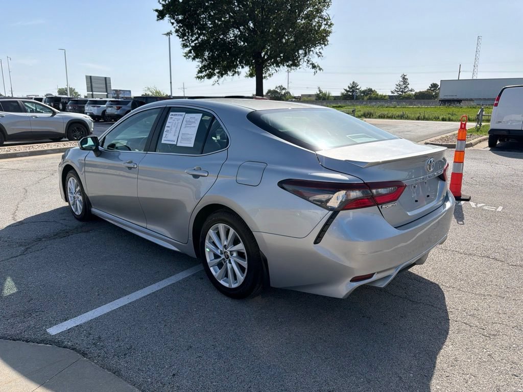 Used 2024 Toyota Camry SE FWD image 4