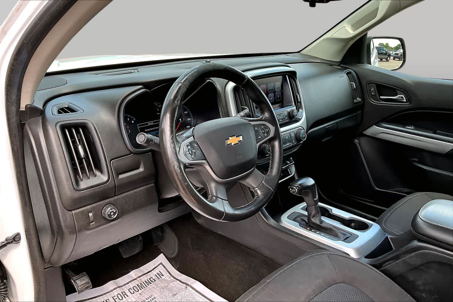 Used 2018 Chevrolet Colorado LT w/ LT Convenience Package RWD image 18