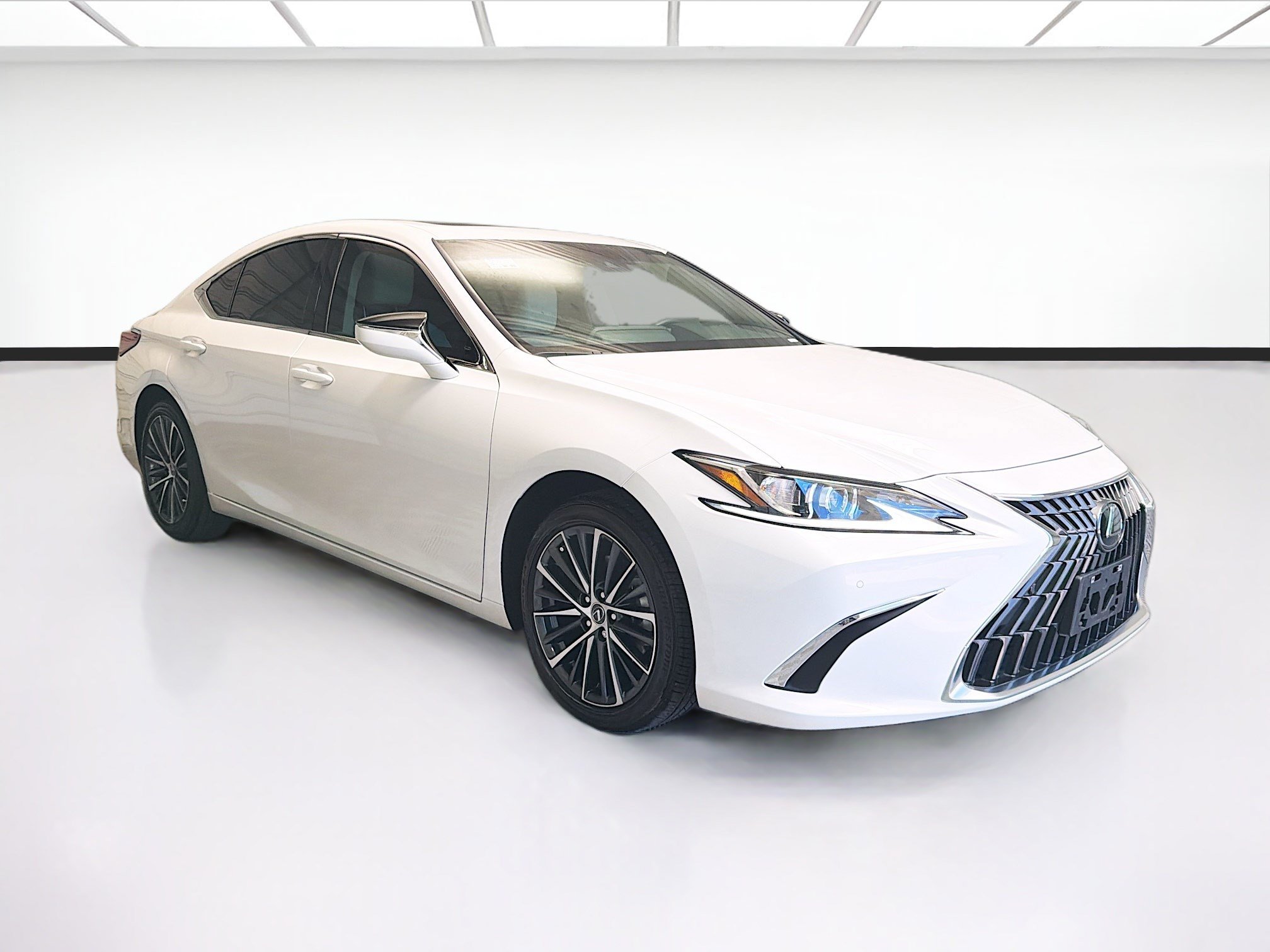 Used 2025 Lexus ES 300h w/ Premium Package FWD image 3