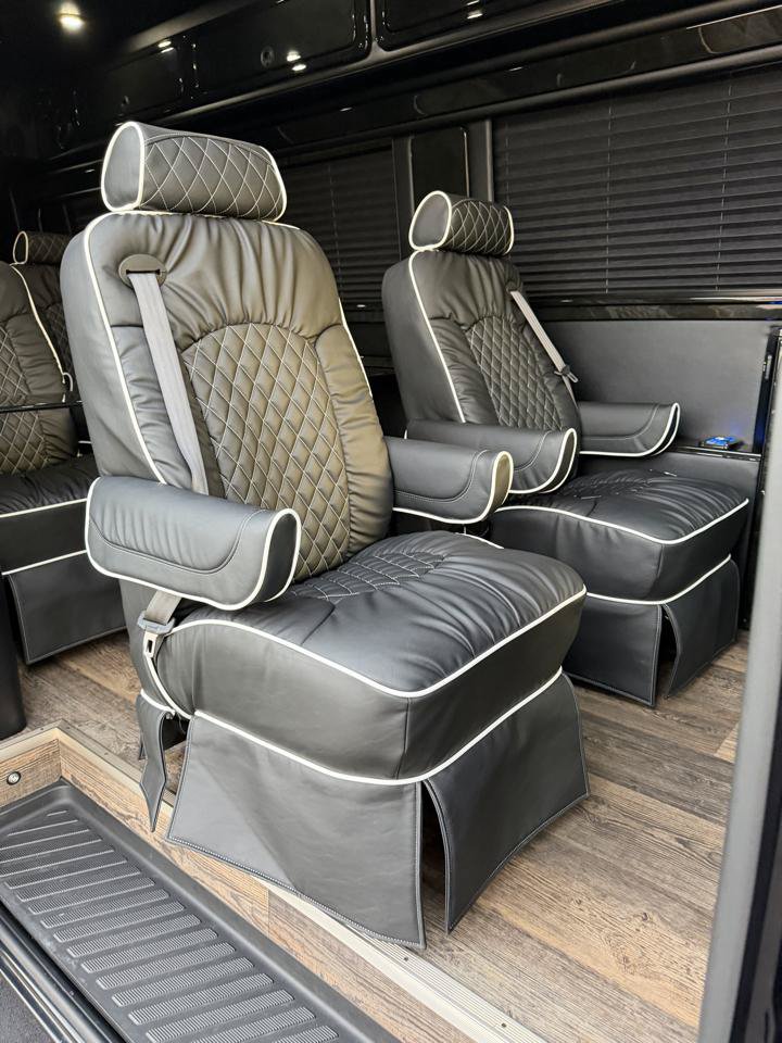 Used 2016 Mercedes-Benz Sprinter 3500 image 36