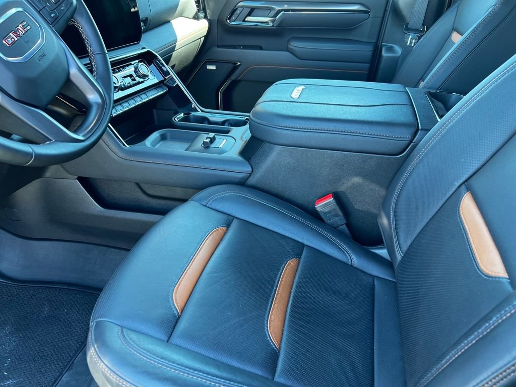 Used 2025 GMC Sierra 2500 AT4 image 11
