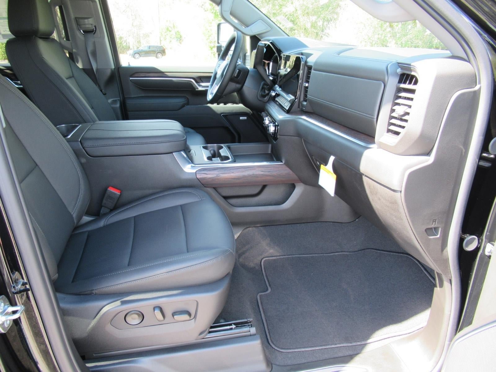New 2026 GMC Sierra 2500 SLT w/ SLT Premium Package AWD/4WD image 11