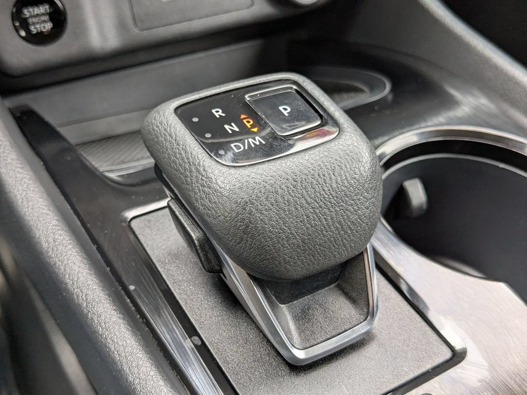 Used 2024 Nissan Rogue SV FWD image 22