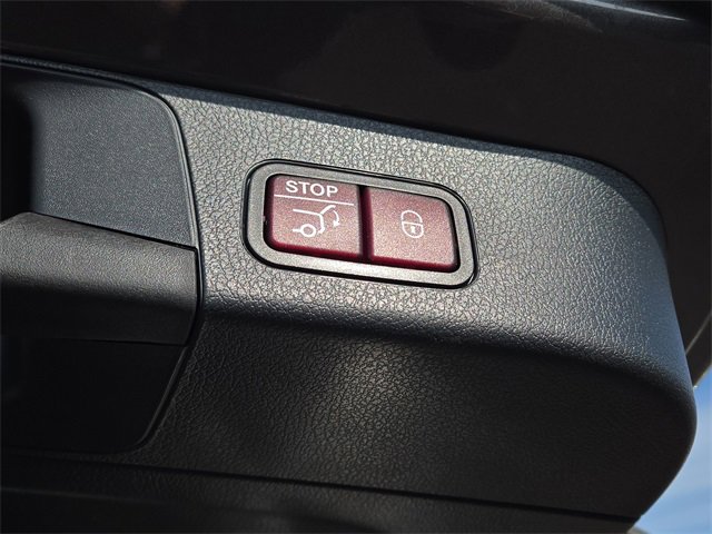 New 2026 Mercedes-Benz GLB 250 4MATIC image 32