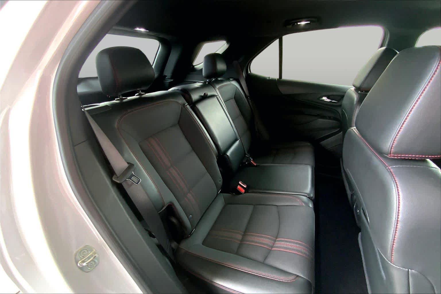 Used 2023 Chevrolet Equinox RS FWD image 19