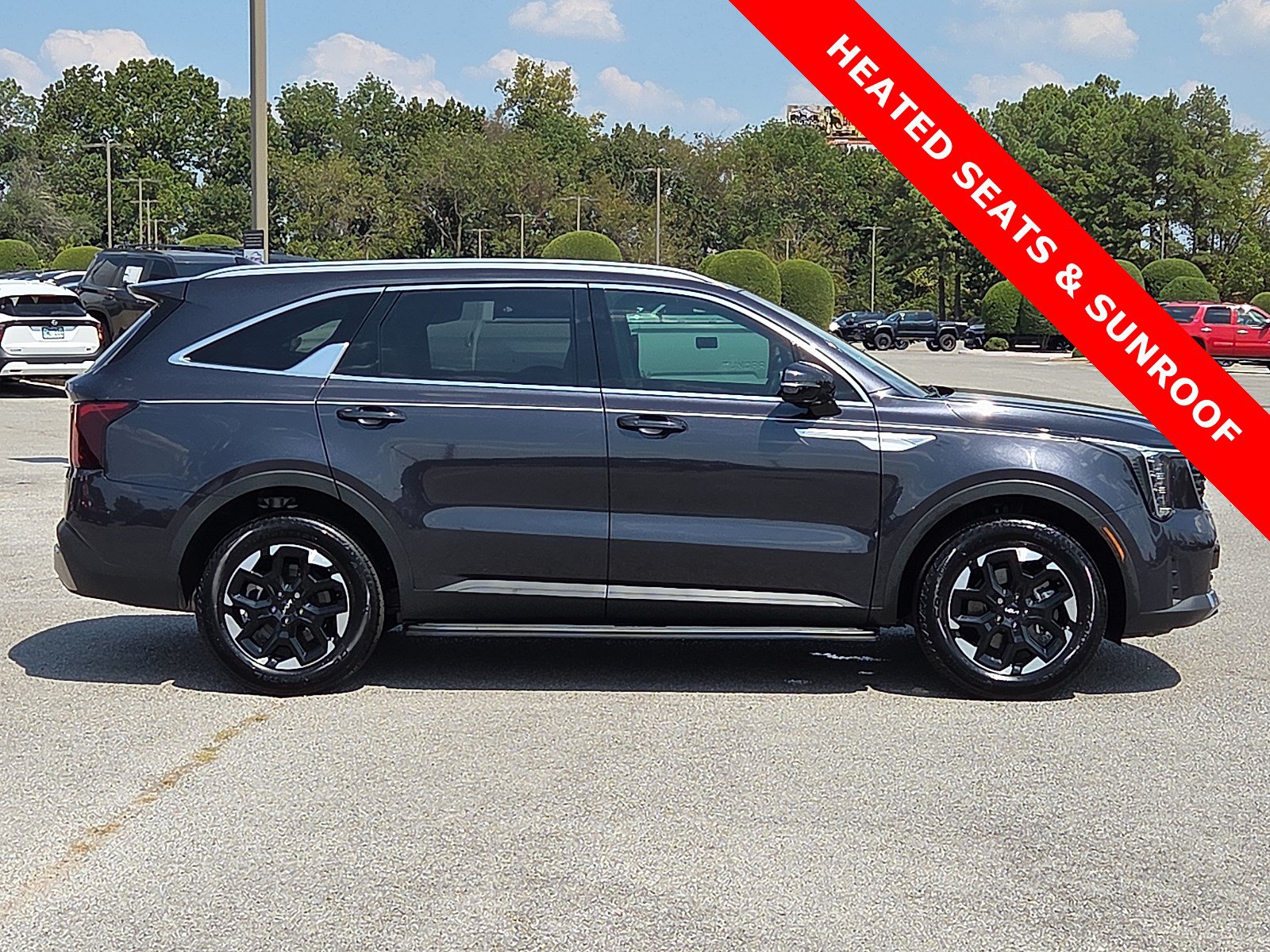 Used 2025 Kia Sorento S w/ Panoramic Sunroof Package AWD/4WD image 6