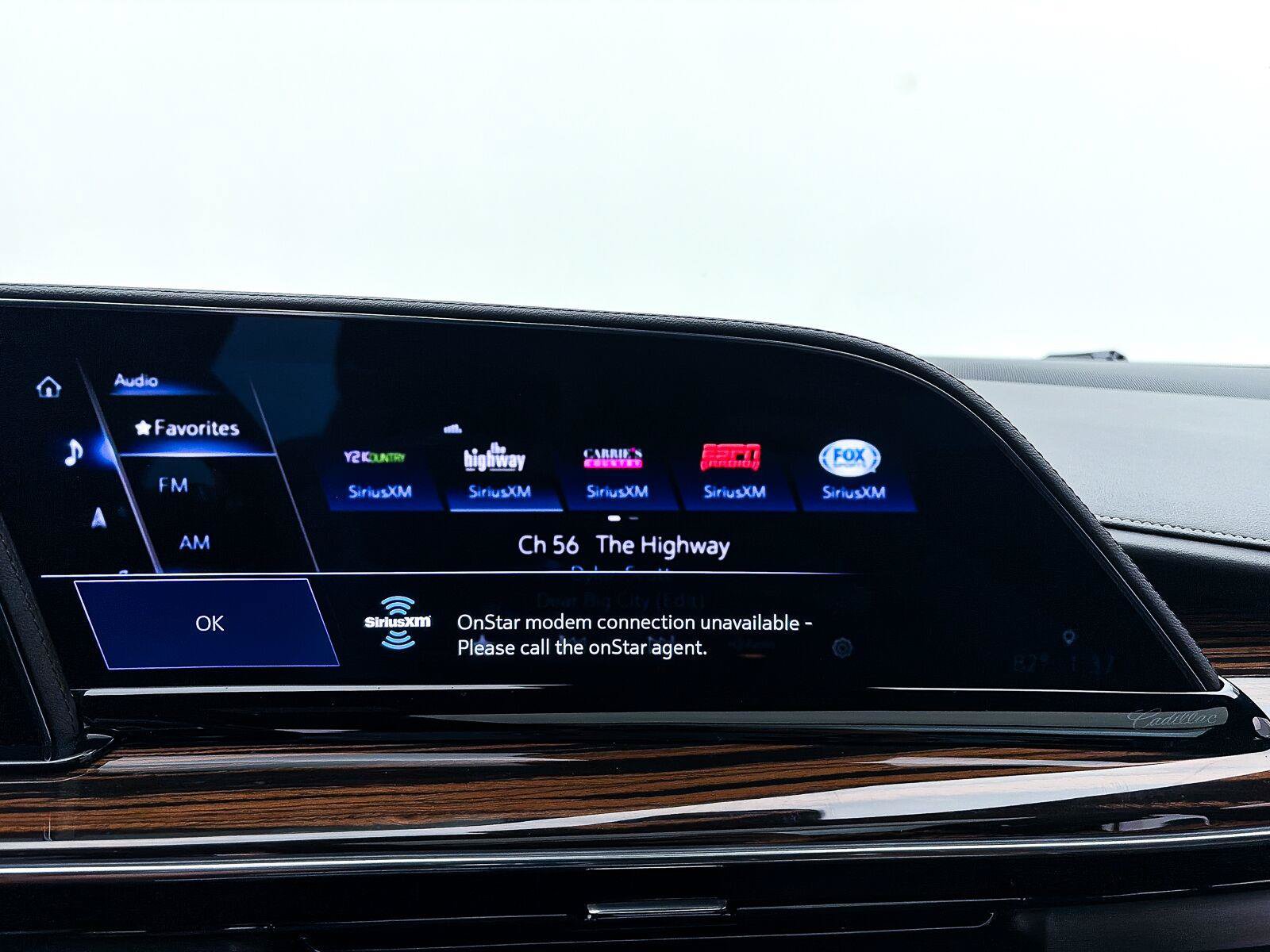 Used 2024 Cadillac Escalade Premium Luxury AWD/4WD image 25